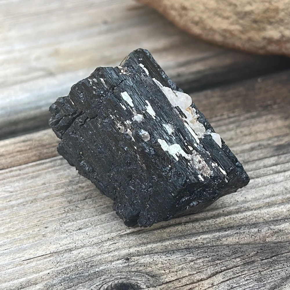 New Black Tourmaline Natural Crystal Form White Quartz Delicate Stone 65.3g